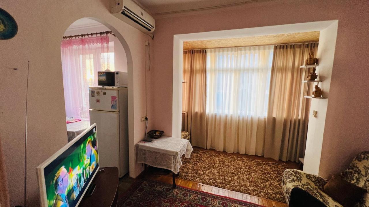 Flat Near The Sea Apartment Гагра Екстериор снимка